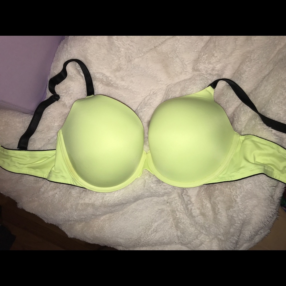 VS Pink push-up 34 DD bra